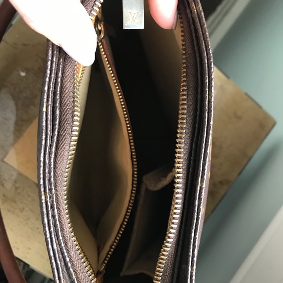 Authentic Louis Vuitton vintage shoulder bag - Picture 6 of 8